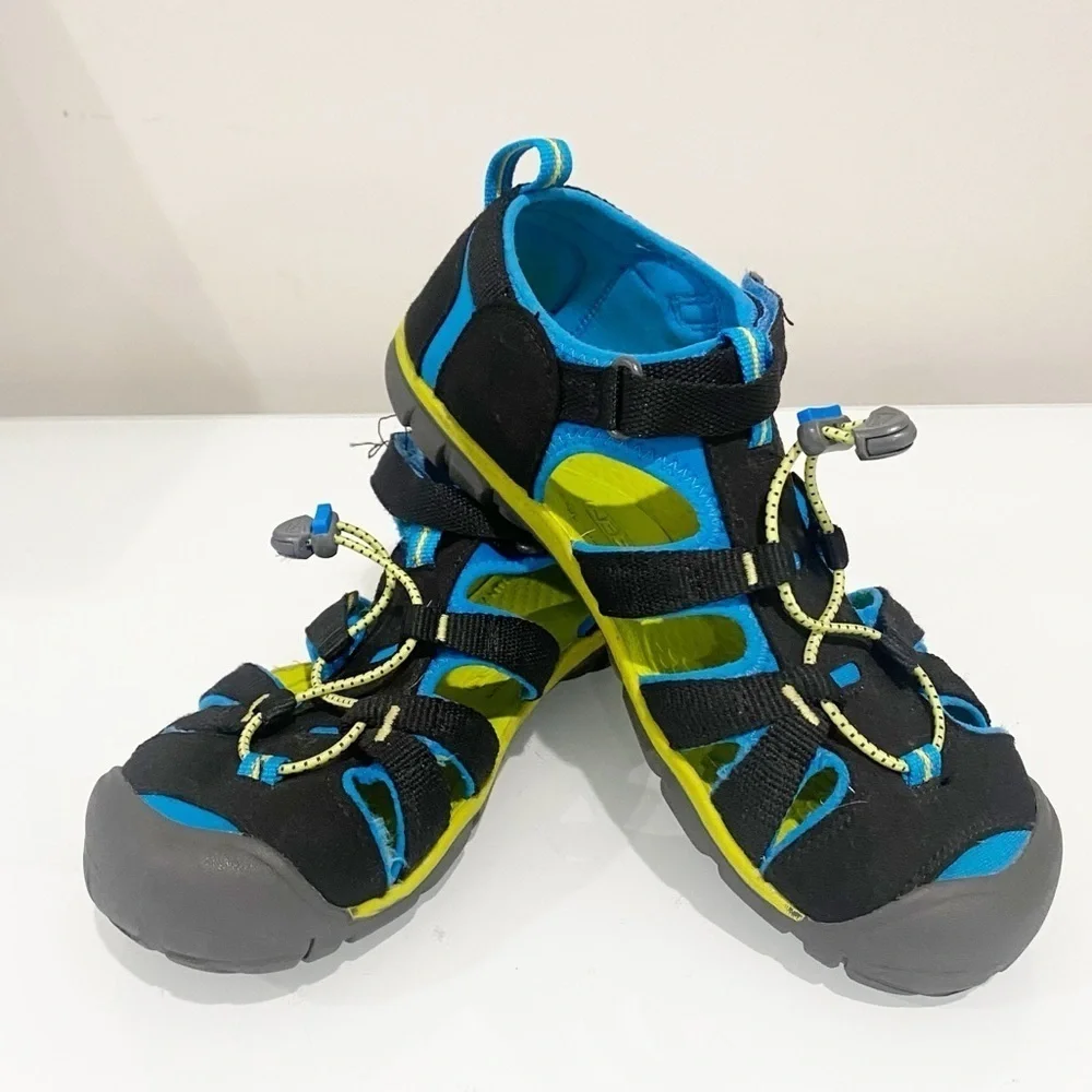 KEEN Big Kid's Seacamp II CNX Casual Shoes Black Brilliant Blue Hiking Size 6